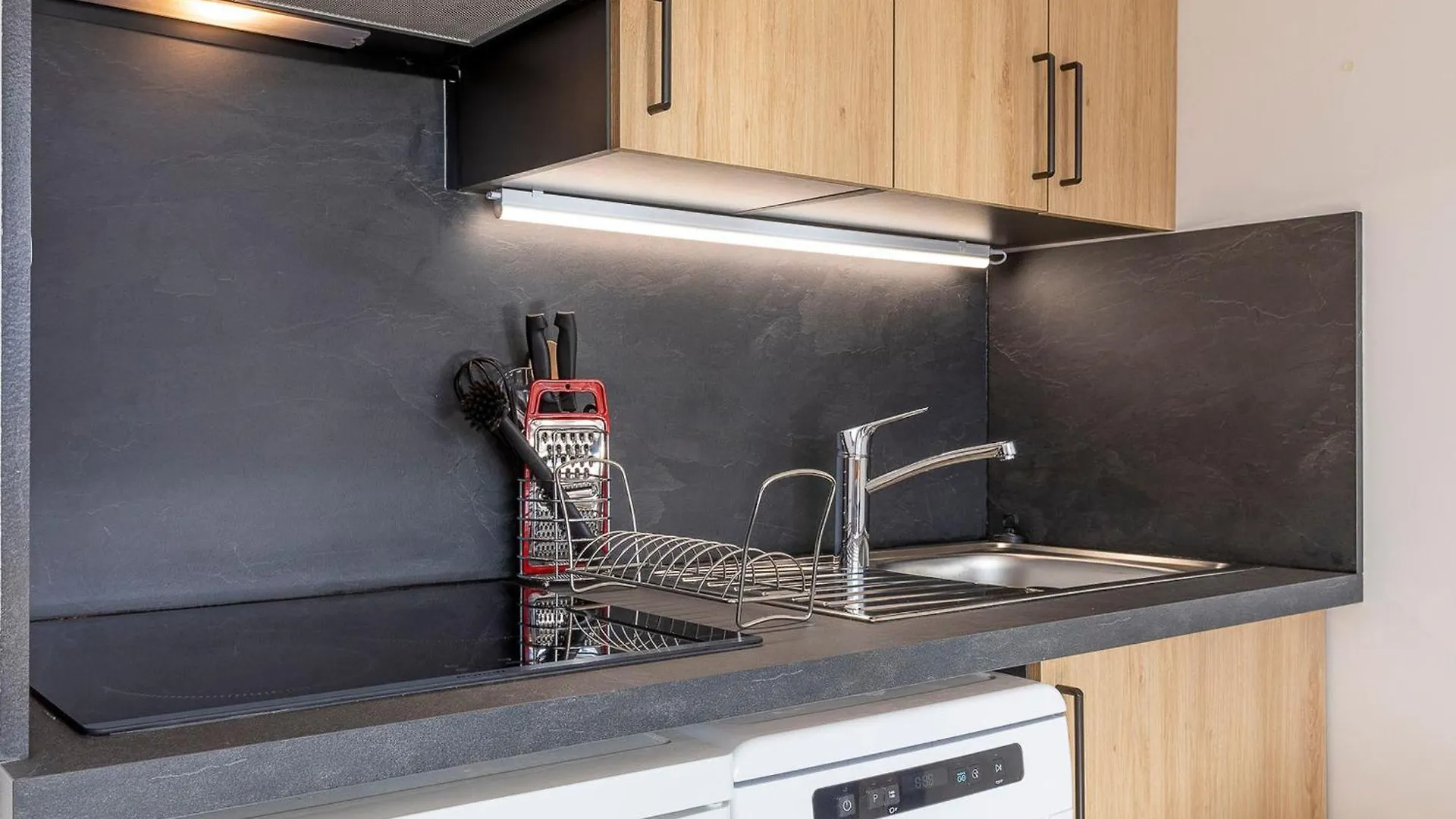Studio Renove Avec Wifi Et Casier A Ski, A Deux Pas Des Pistes Et Commerces A Avoriaz - Fr-1-314-216 Morzine 0*,  France